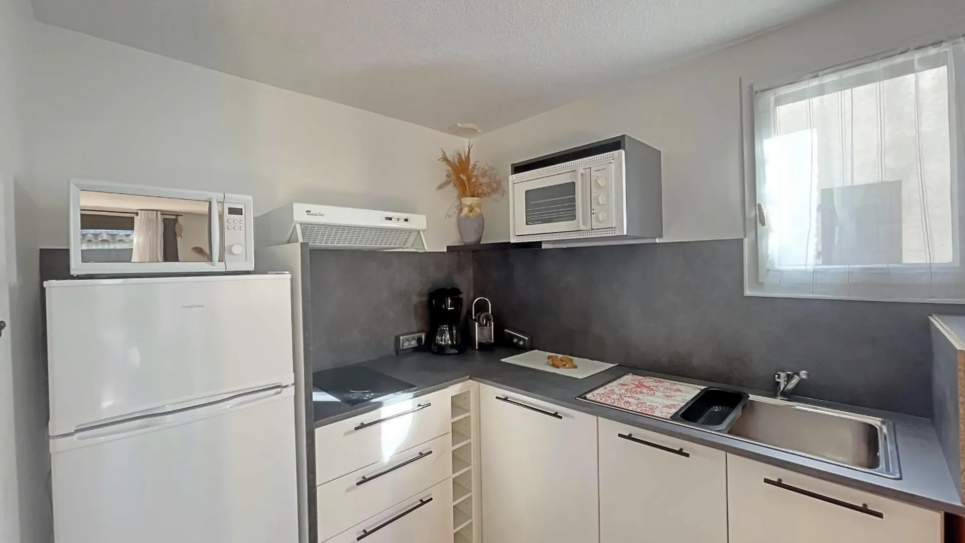 Maison Cosy Pour 6 Personnes Avec Parking Aux Saintes-Maries-De-La-Mer - Fr-1-475-214 0*,