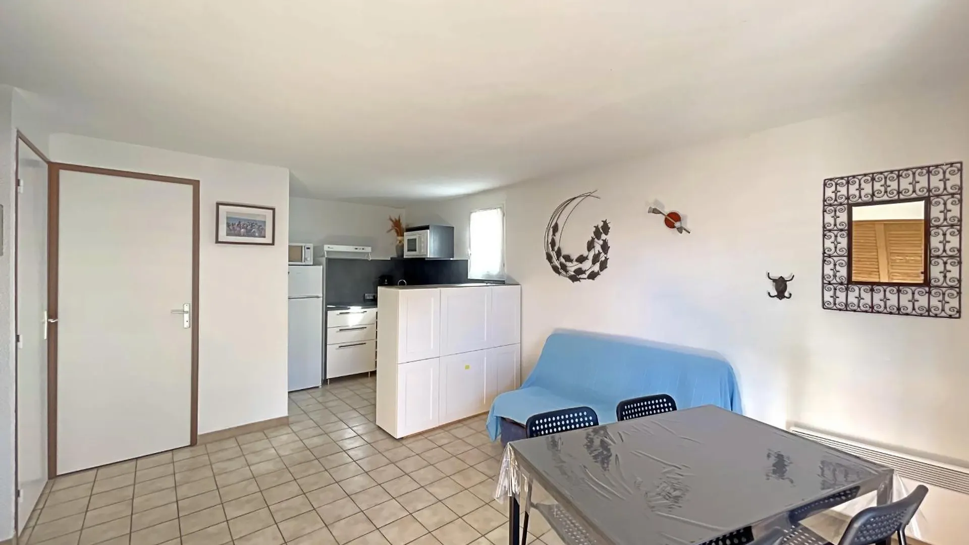 Apartment Maison Cosy Pour 6 Personnes Avec Parking Aux Saintes-Maries-De-La-Mer - Fr-1-475-214