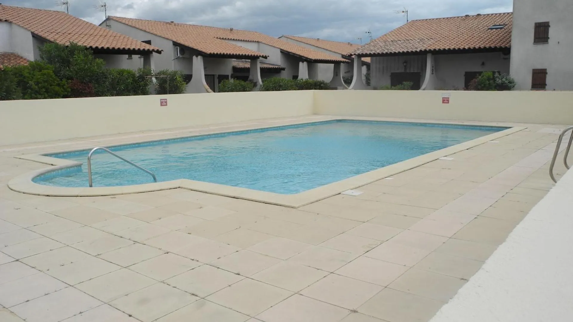 Maison Cosy Pour 6 Personnes Avec Parking Aux Saintes-Maries-De-La-Mer - Fr-1-475-214